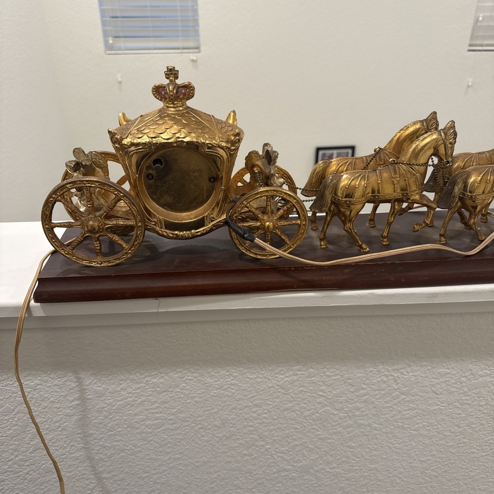 VINTAGE ELECTRIC UNITED CLOCK CORP FOUR HORSES CARRIAGE WORKS - Picture 7 of 13
